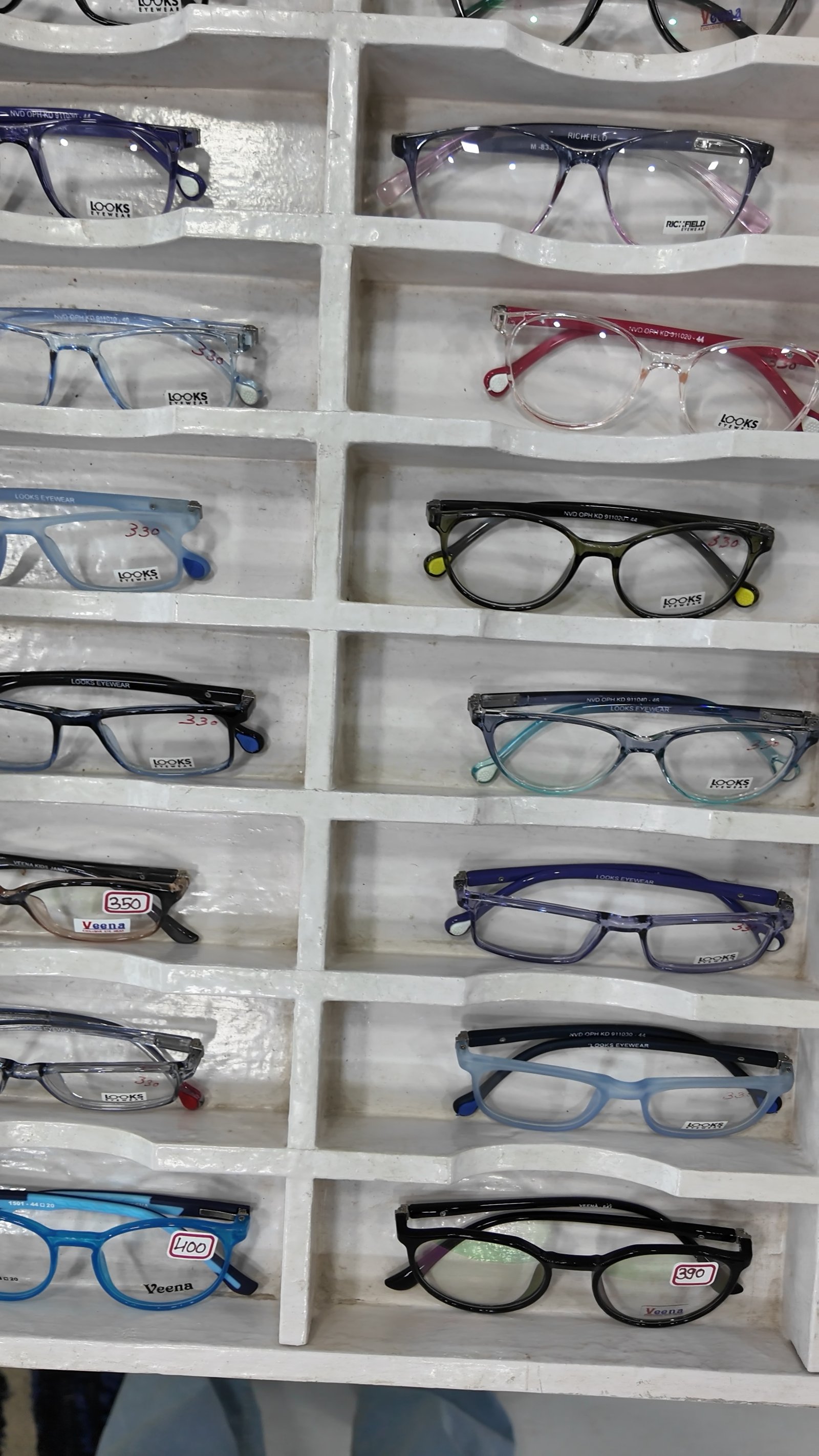 Kamdhenu Eyewear Display